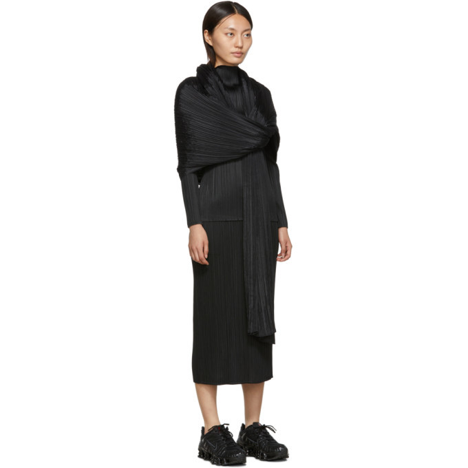 Pleats Please Issey Miyake Black Basic Madame-T Pleated Poncho