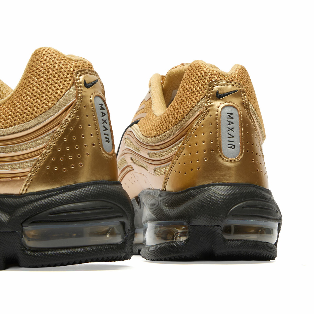 mens nike shoes gold