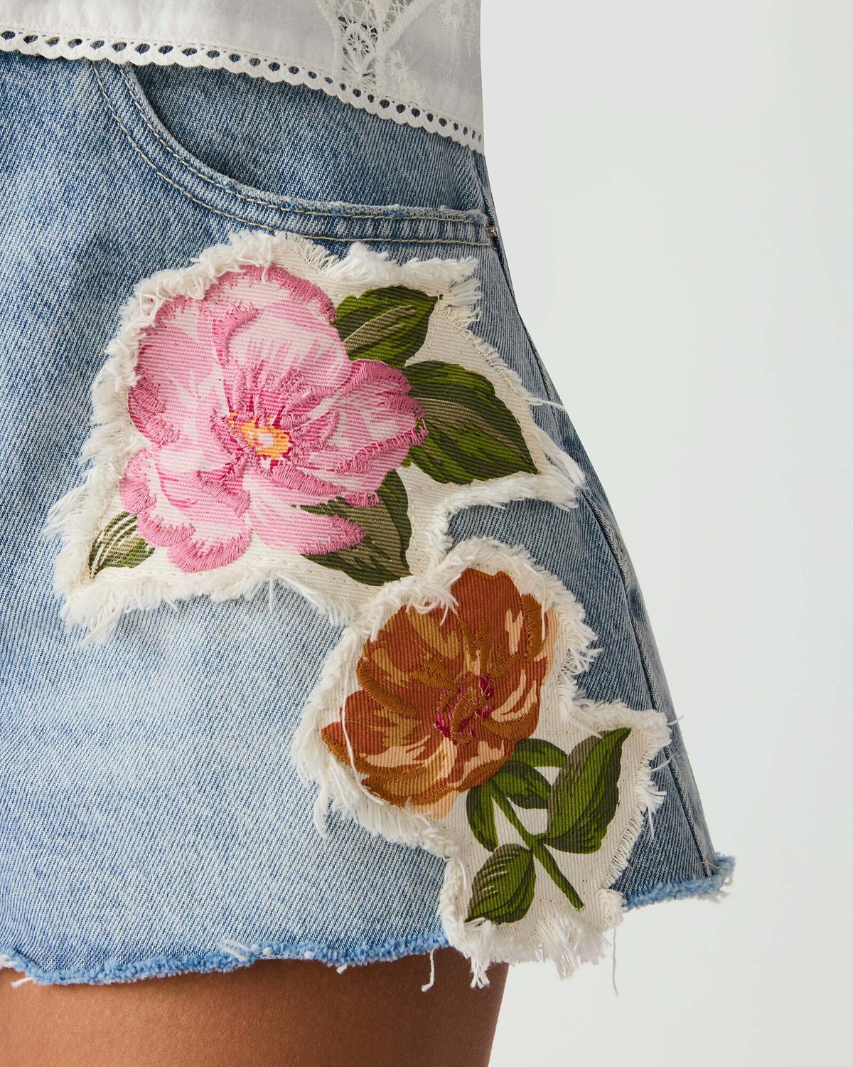 Steve Madden Lilien Shorts in Denim