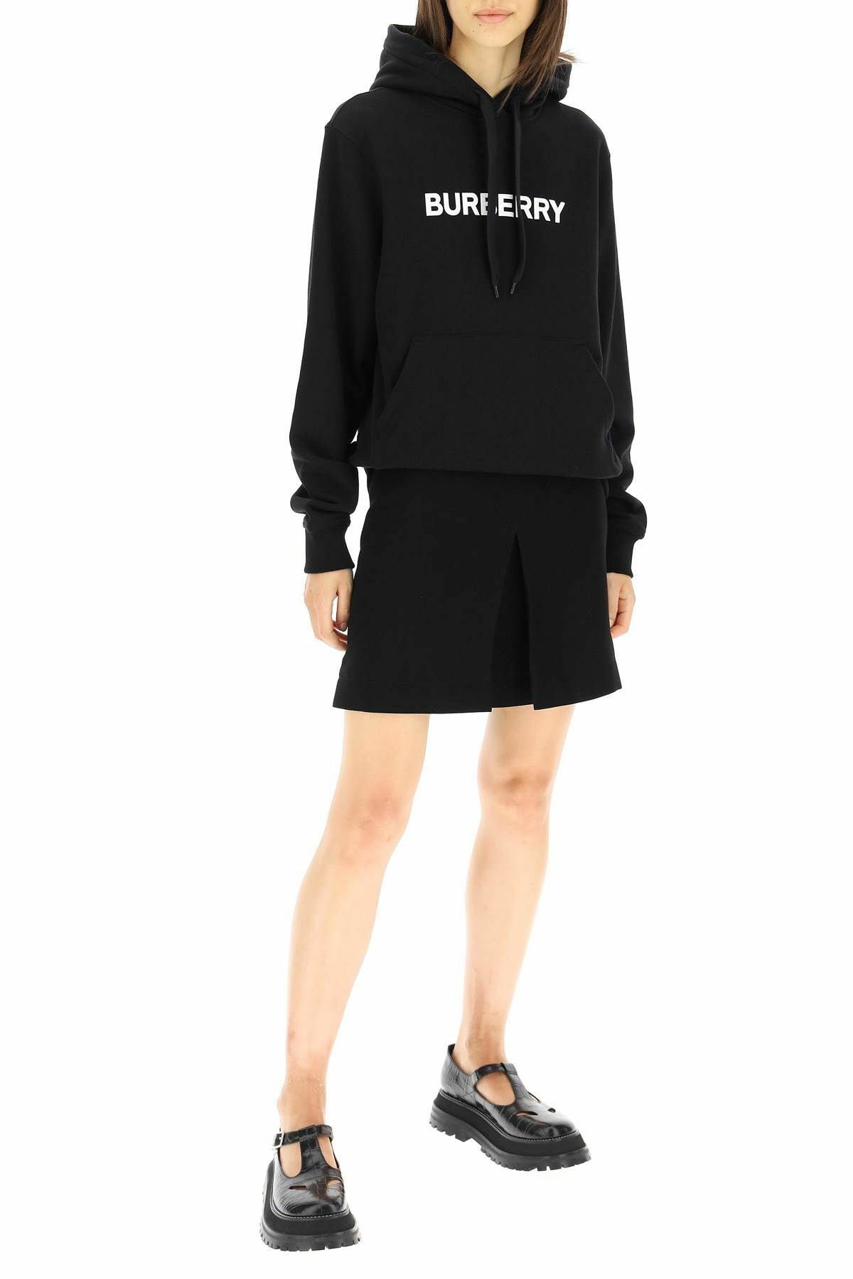 ポイントカラーがおしゃれ！Burberry POULTER BBY Logo Hoodie Burberry Burberry poulter hoodie with logo print - Sweaters