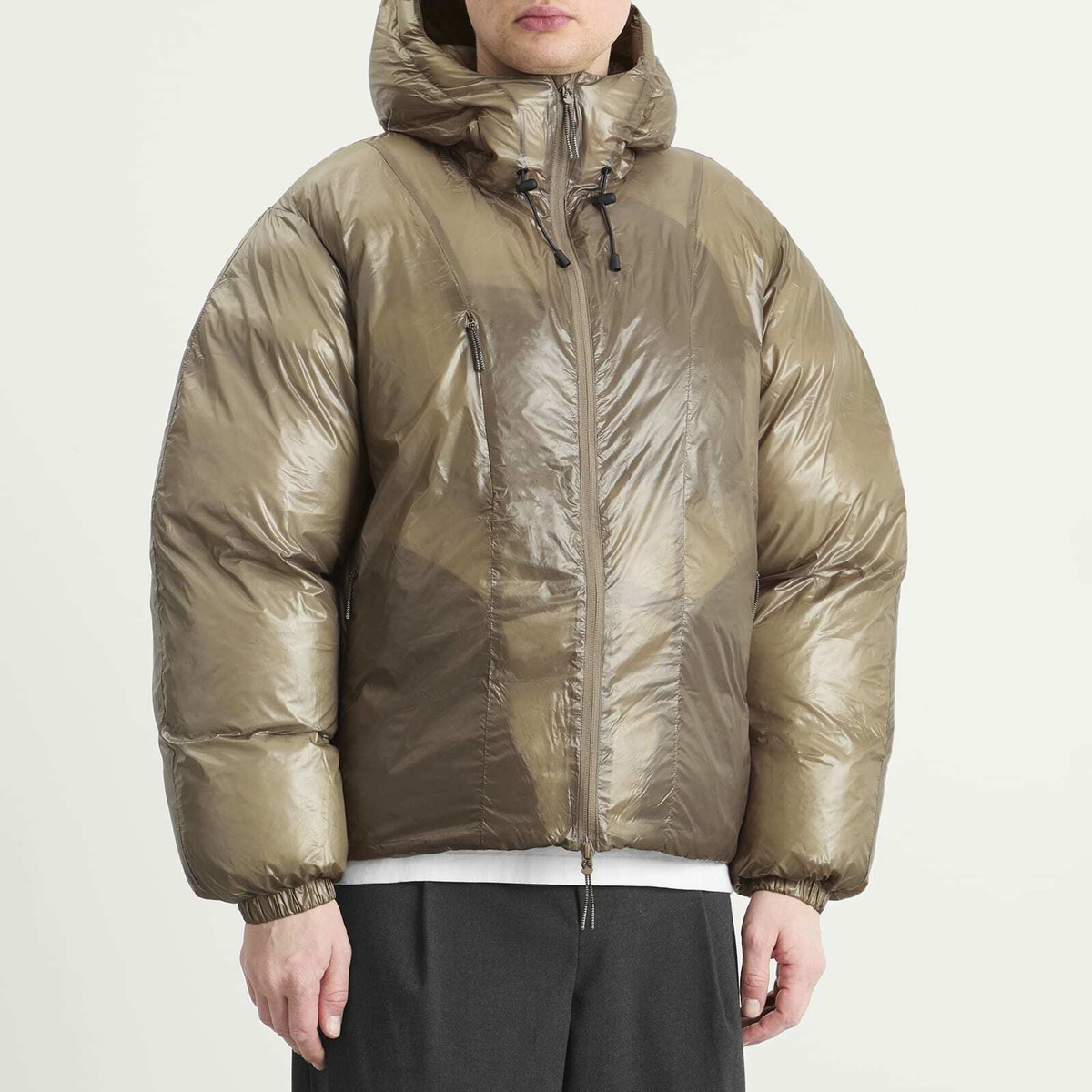 ROA Men's Smooth Down Jacket in Taupe