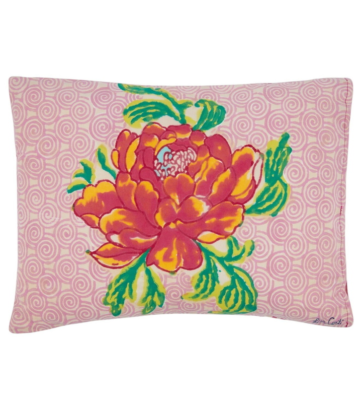 Photo: Lisa Corti Camelia Magenta rectangular cotton cushion