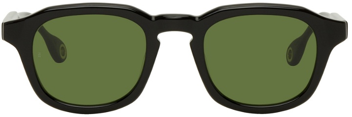 Photo: Études Black Minimal Sunglasses