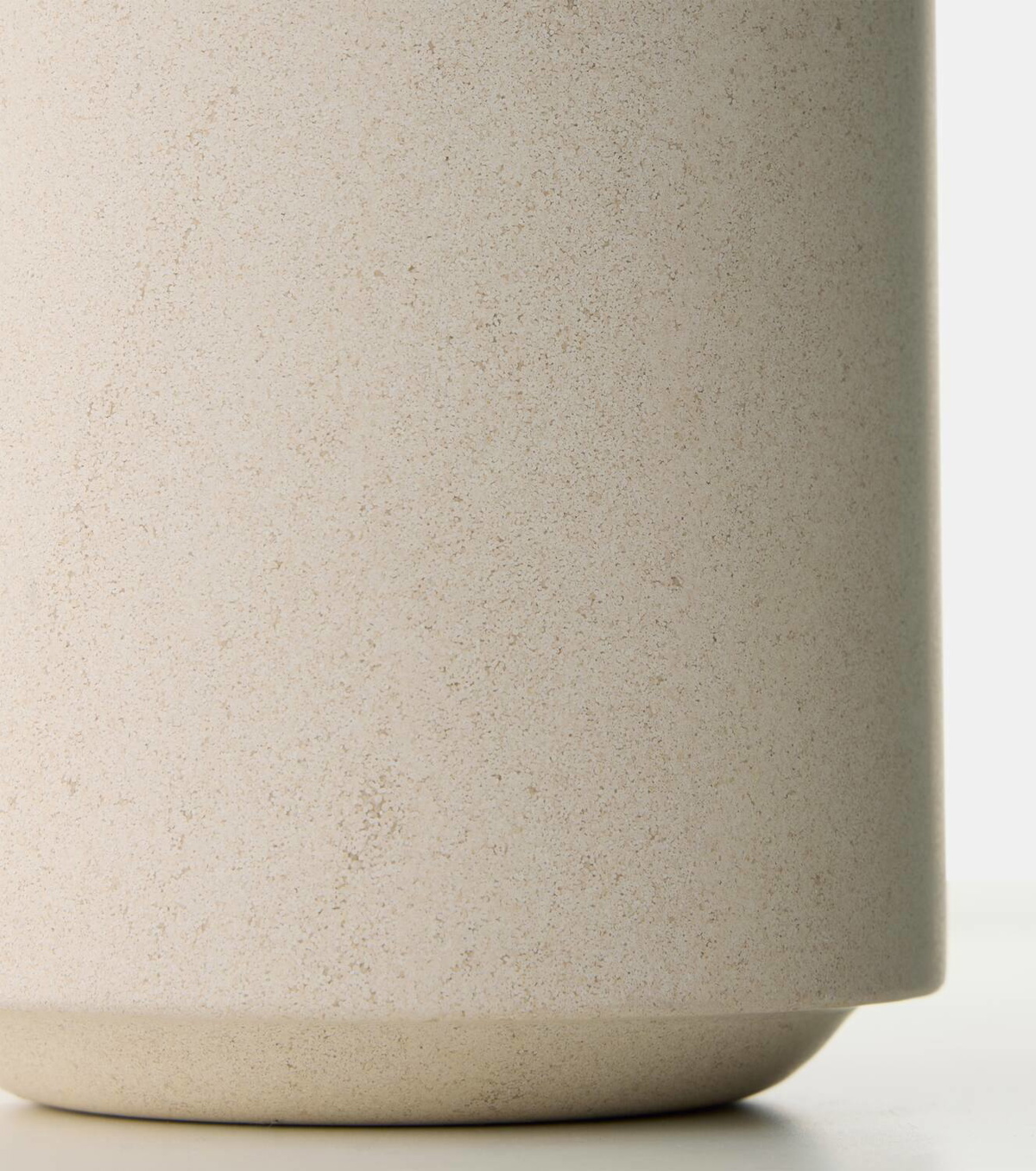 Louise Roe Gallery Object 01 stoneware container