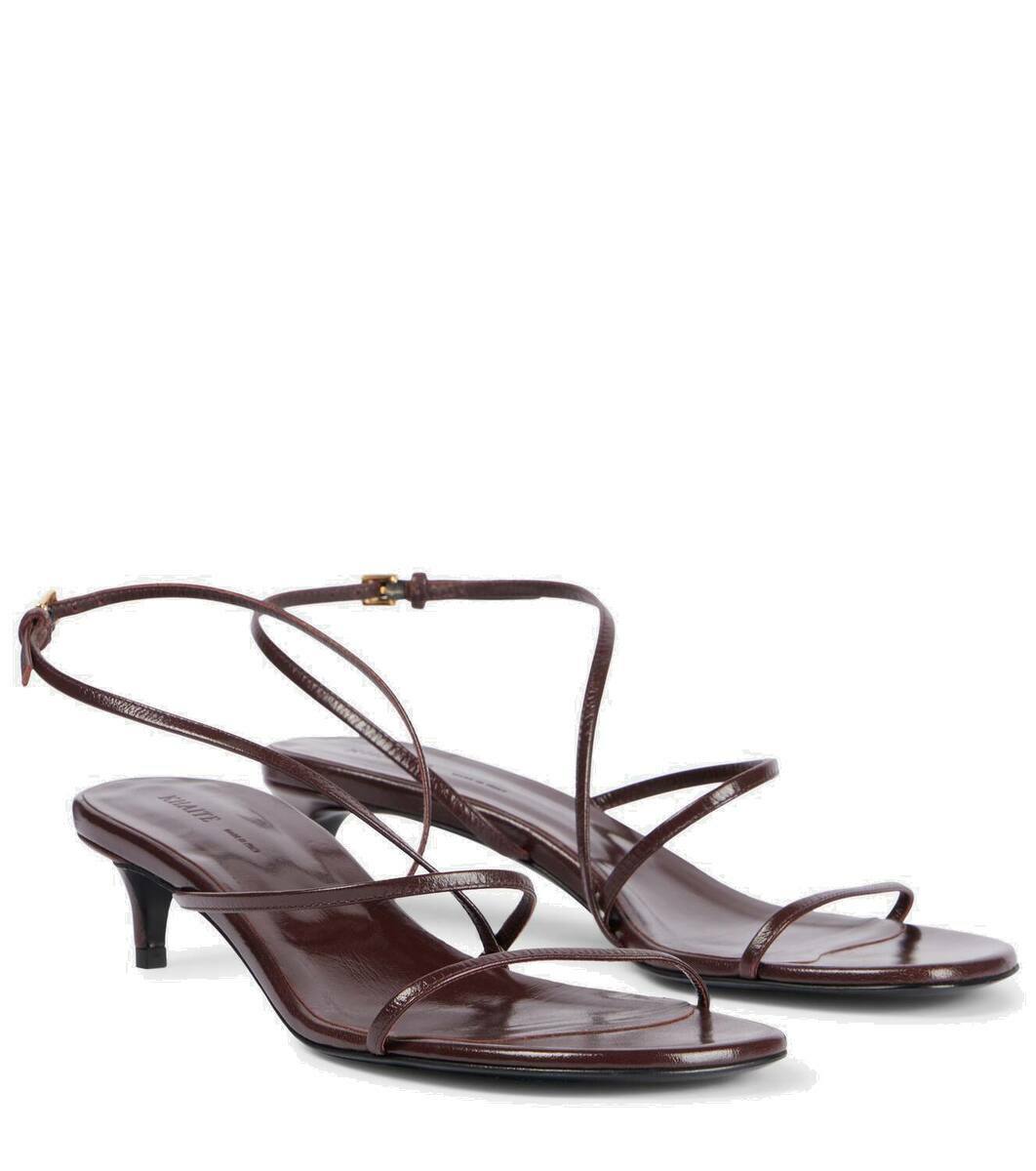 サンダル・ミュール Khaite 'Loop' Beige Leather Sandals Loop Sandal in Beige Leather – KHAITE