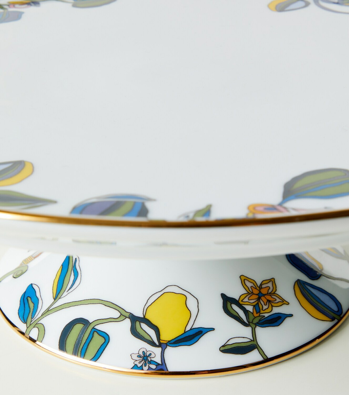 La DoubleJ Borboni White porcelain cake stand