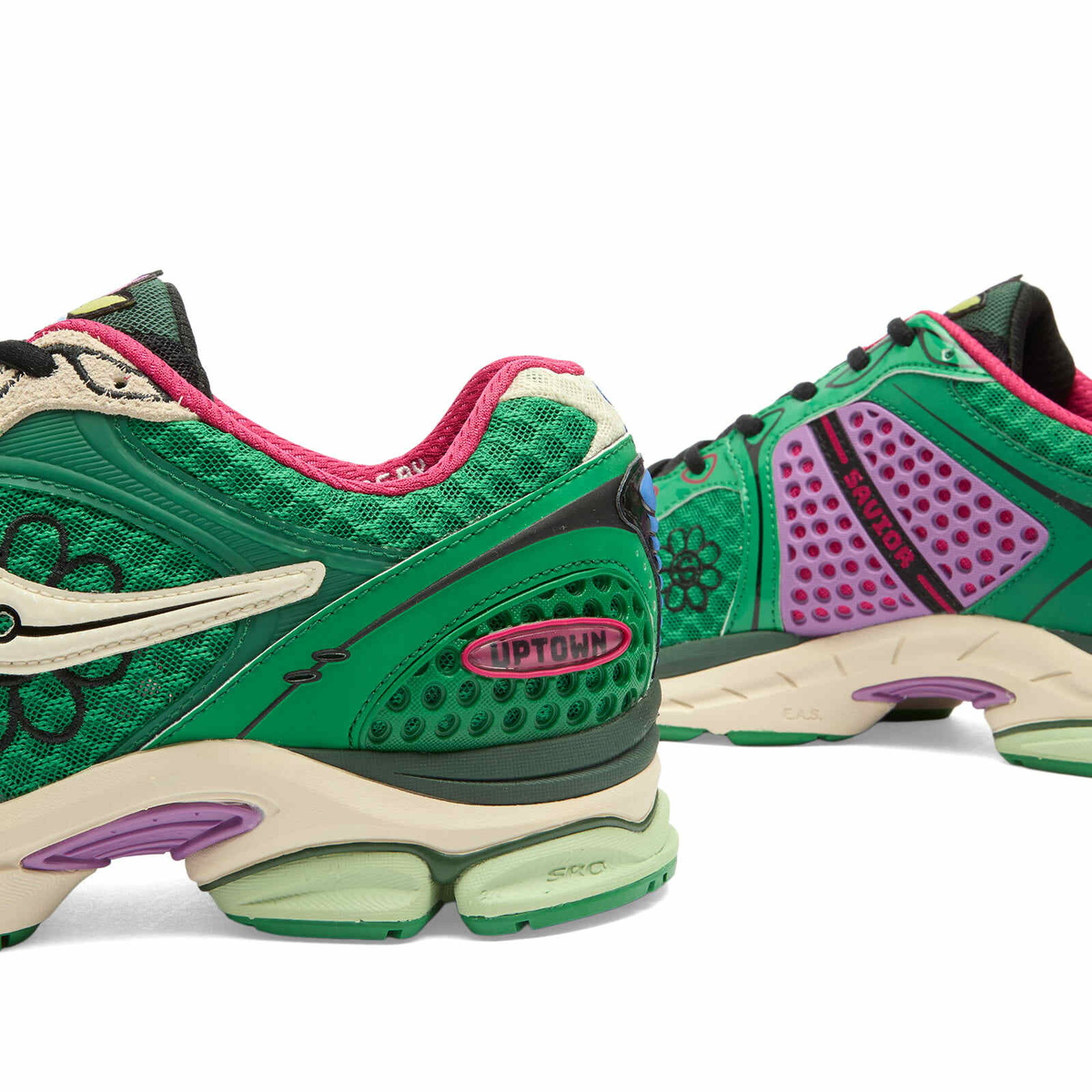 Saucony x Jae Tips Triumph 4 Sneaker in Green