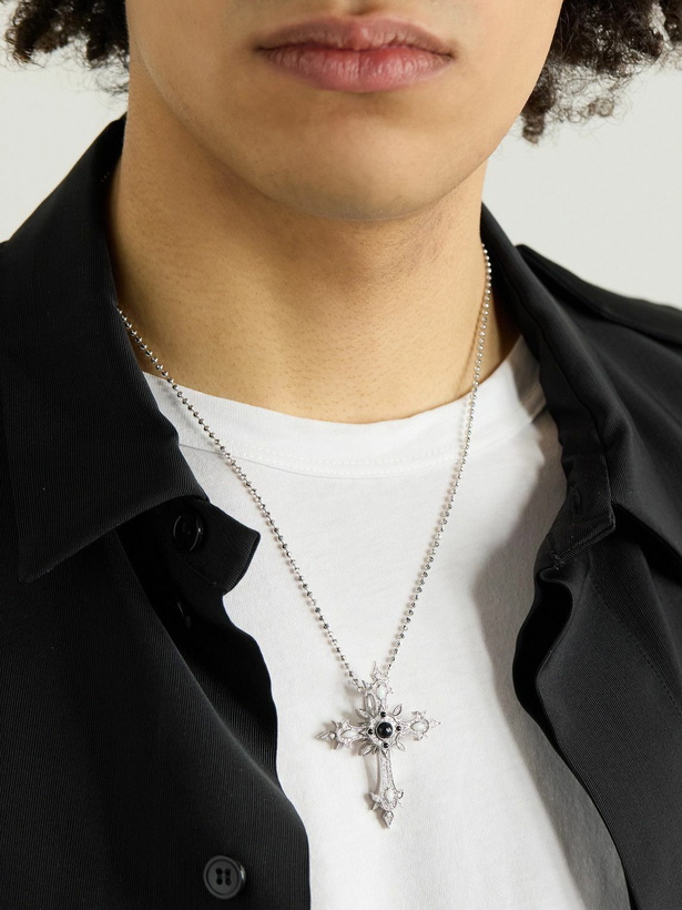 Photo: Alex Moss New York - Heir Cross 14-Karat White Gold, Diamond and Onyx Pendant