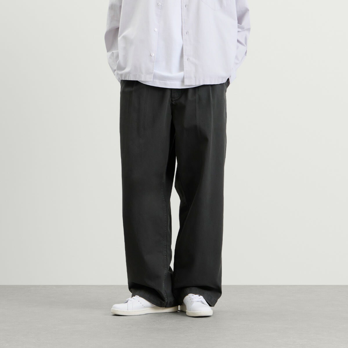 END. Spin Trouser in Washed Black