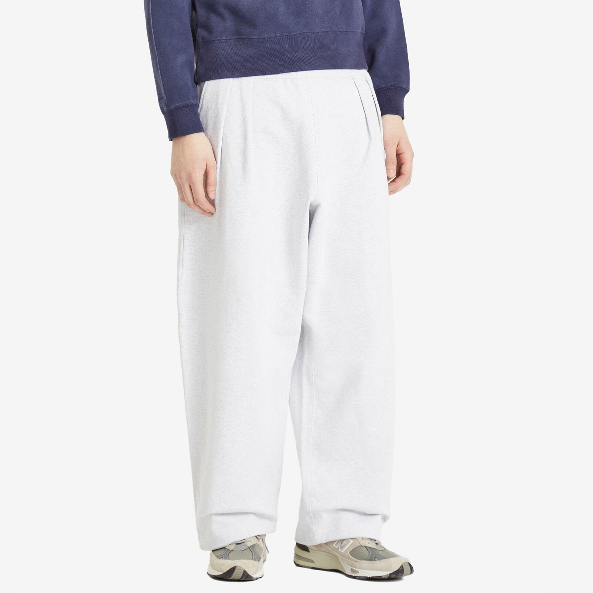 BEAMS Men's Pleated Balloon Sweat Pants in Ash Grey