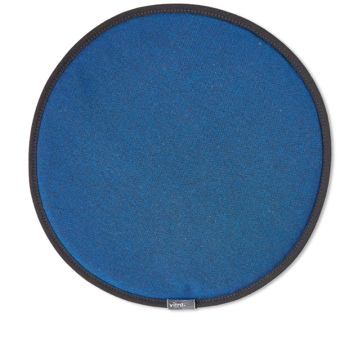 Photo: Vitra Men's Seat Dot in Blue/Nero