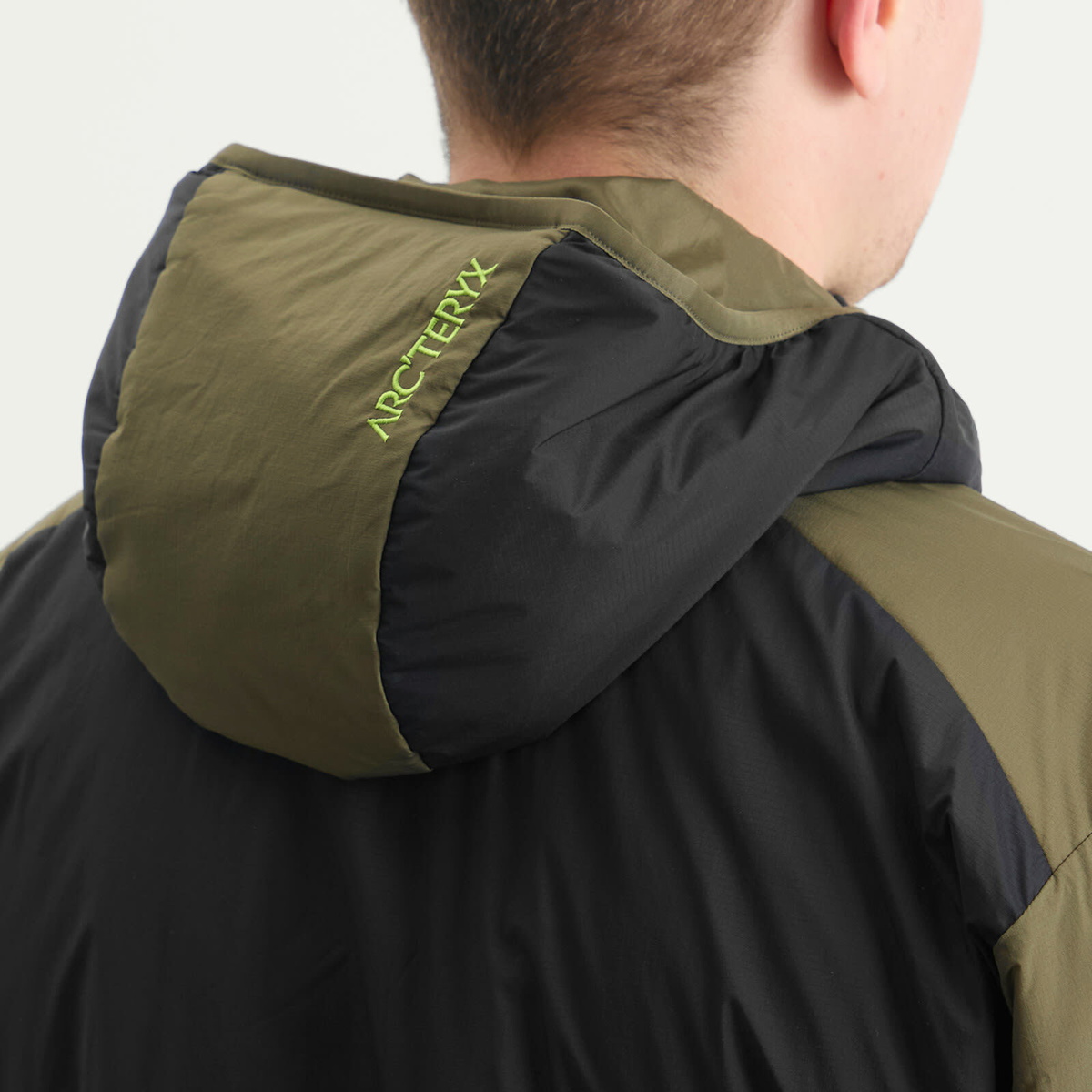 Arc'teryx Men's Atom Hooded Jacket in Spotlight