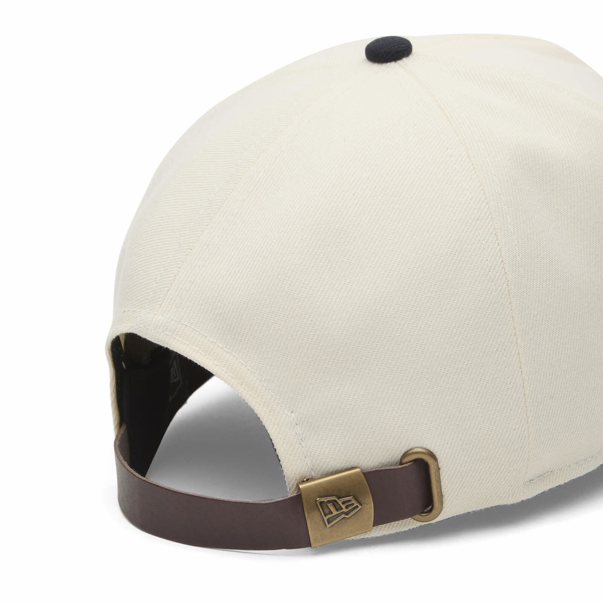 New Era Outdoor Graphic 19Twenty Cap in Cream 
