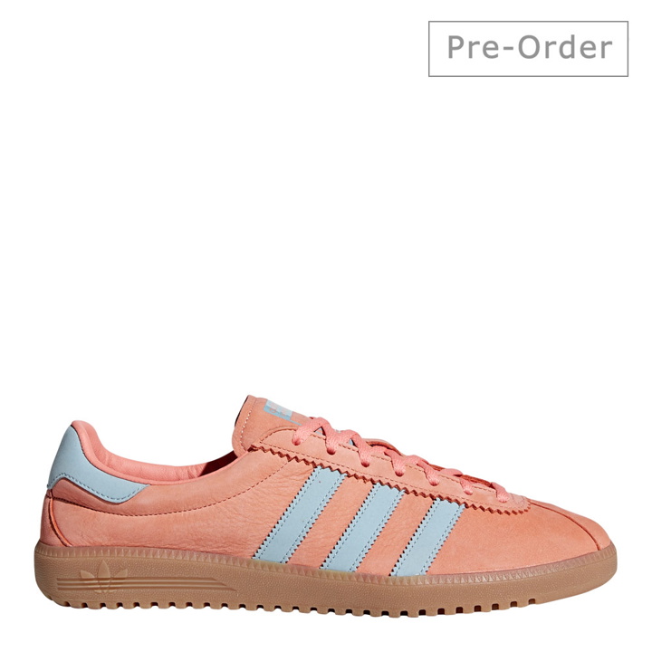 Photo: Bermuda Trainers - Coral / Blue