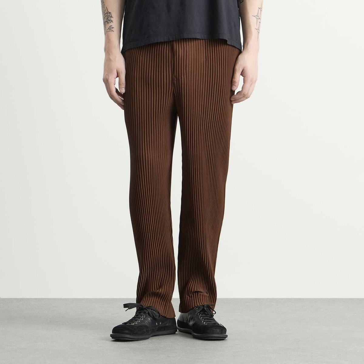 Homme Plissé Issey Miyake Men's Pleat Pant in Anchor Brown