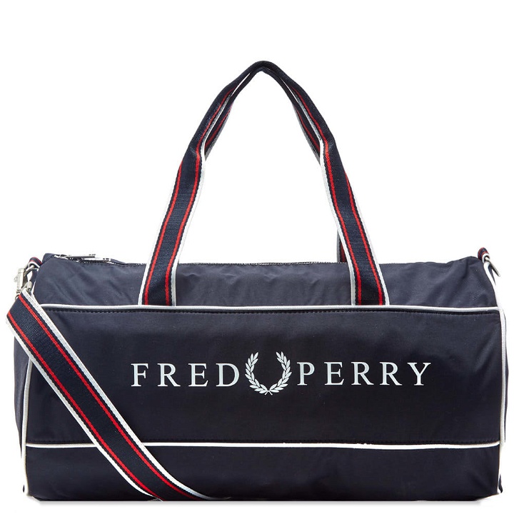 Photo: Fred Perry Retro Logo Barrel Bag