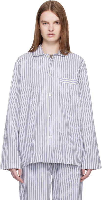 Photo: Tekla White & Blue Poplin Long-Sleeved Pyjama Shirt