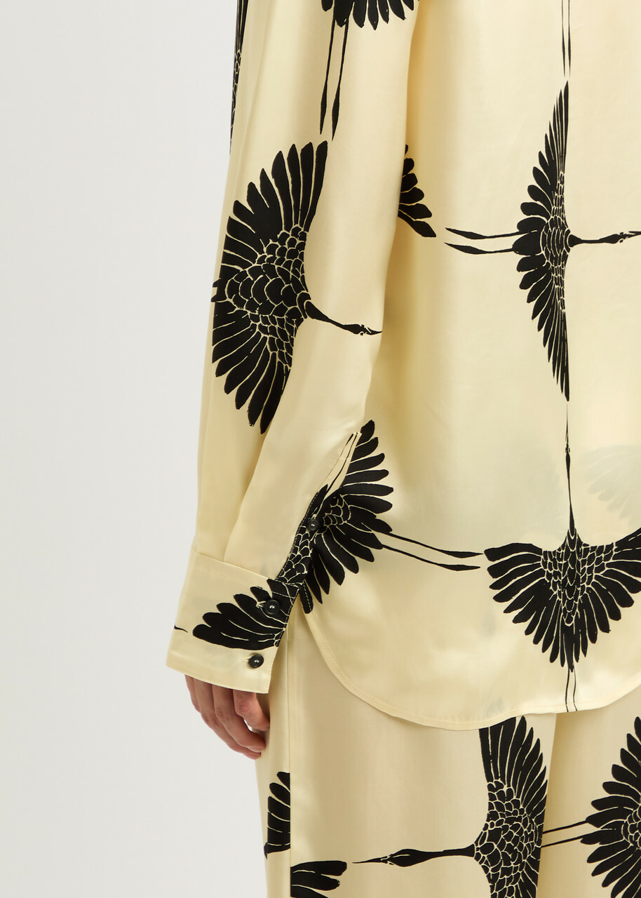 【関税込み】KHAITE THE MINTA TOP KHAITE Minta Top in Cream & Black | FWRD