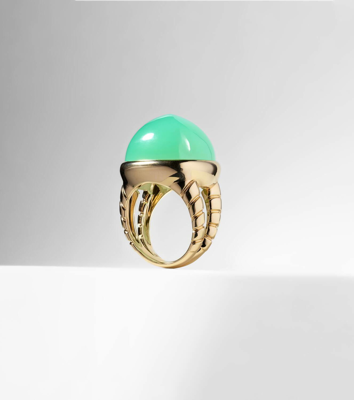 Marina B Tigella 18kt gold ring with chrysoprase