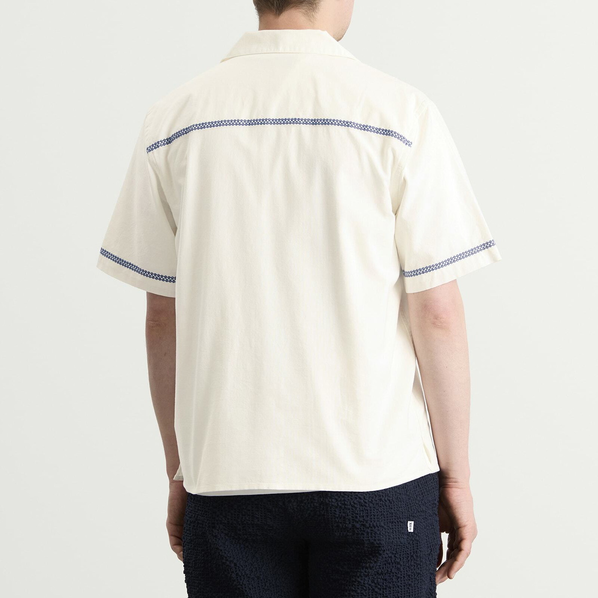 Wax London Men's Didcot Pintuck Vacation Shirt in Ecru/Blue