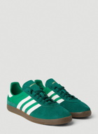 adidas - Universal Sneakers in Green