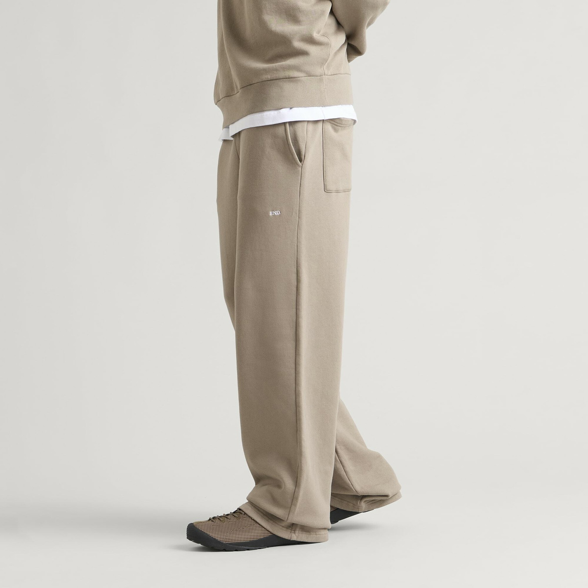 END. Signature Sweatpants in Khaki