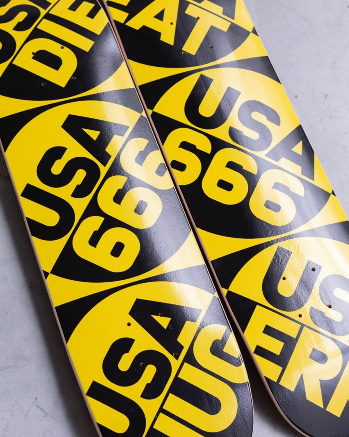 The Skateroom Robert Indiana Usa 666 Black/Yellow Home Deco