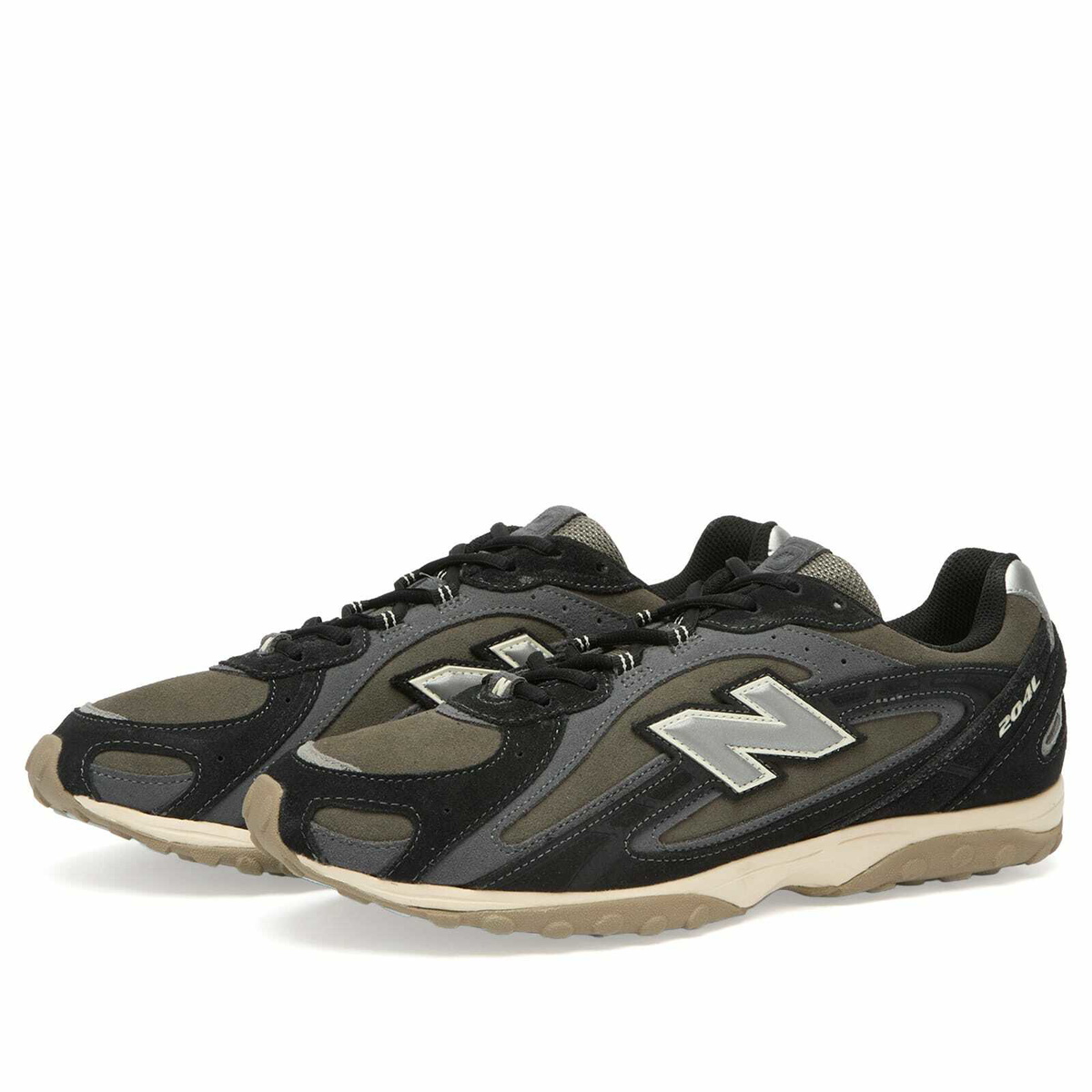 New Balance 204L Sneaker in Black