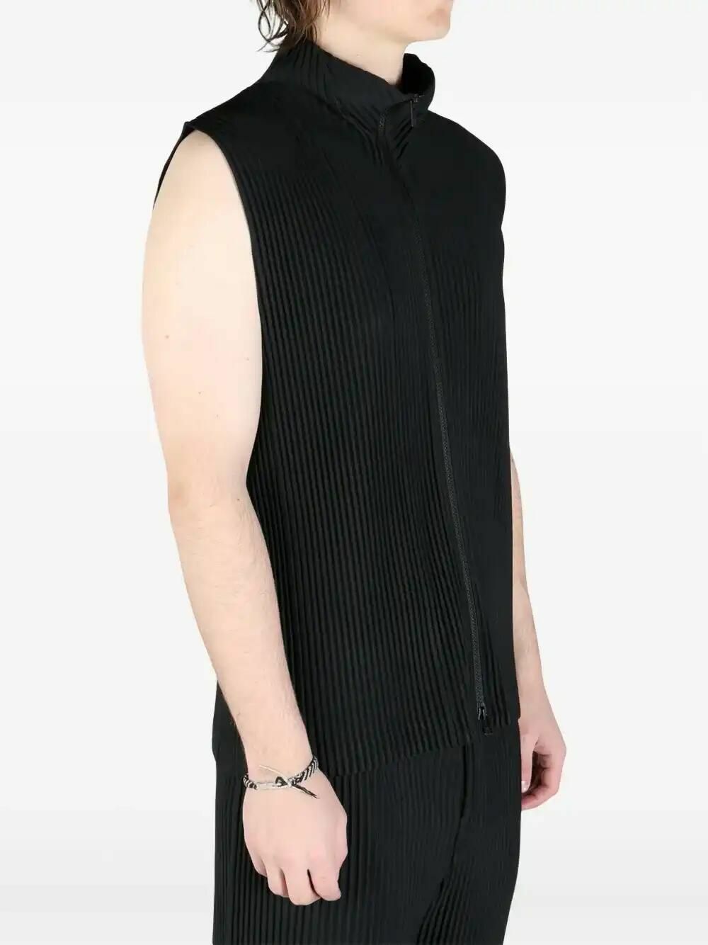 【希少】 HOMME PLISSE 23AW UNFOLD VEST Homme Plissé Issey Miyake Pleated Vest | Grey | FARFETCH