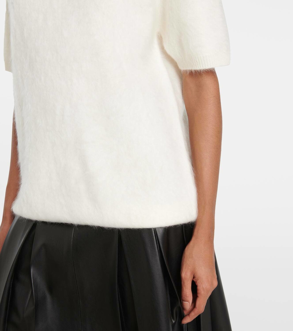 Tシャツ・カットソー Lisa Yang White Ari Cashmere T-Shirt Fine-knit cashmere t-shirt ARI - Shop Online at BEIGE | BROWN