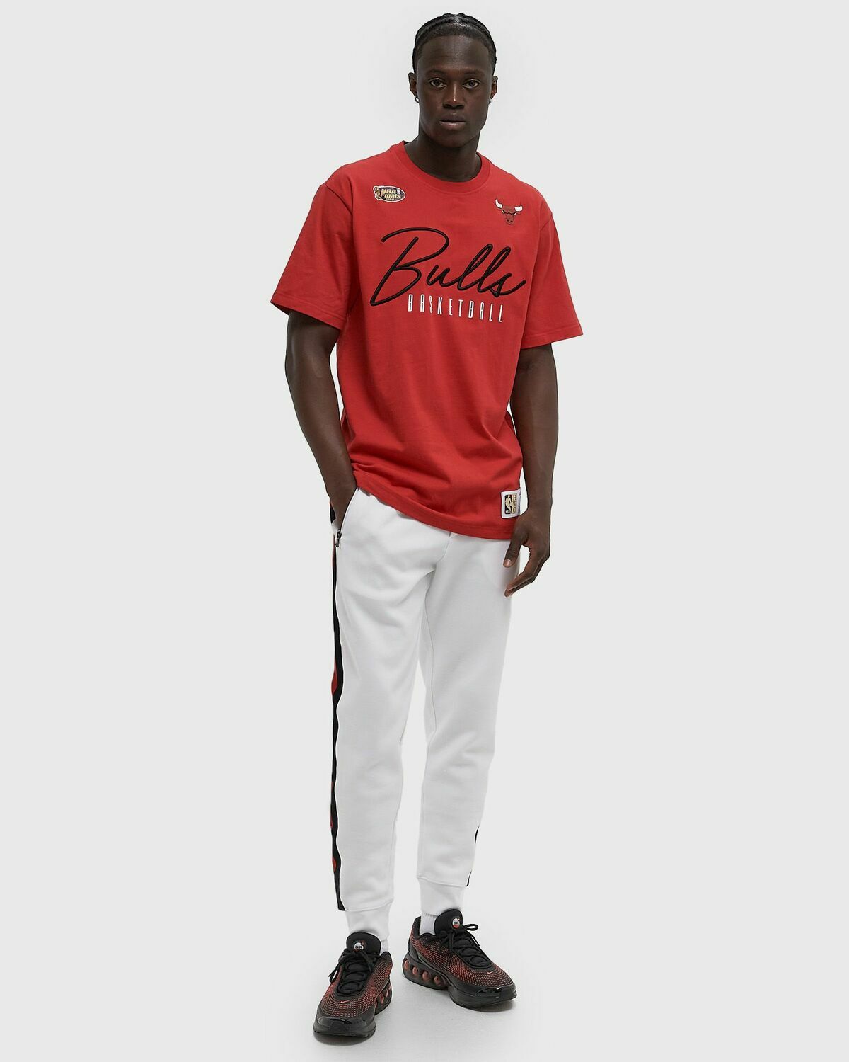 Mitchell & Ness NBA TRAINING DAY PREMIUM SS TEE VINTAGE LOGO CHICAGO BULLS Red Mens Shortsleeves/Team Tee