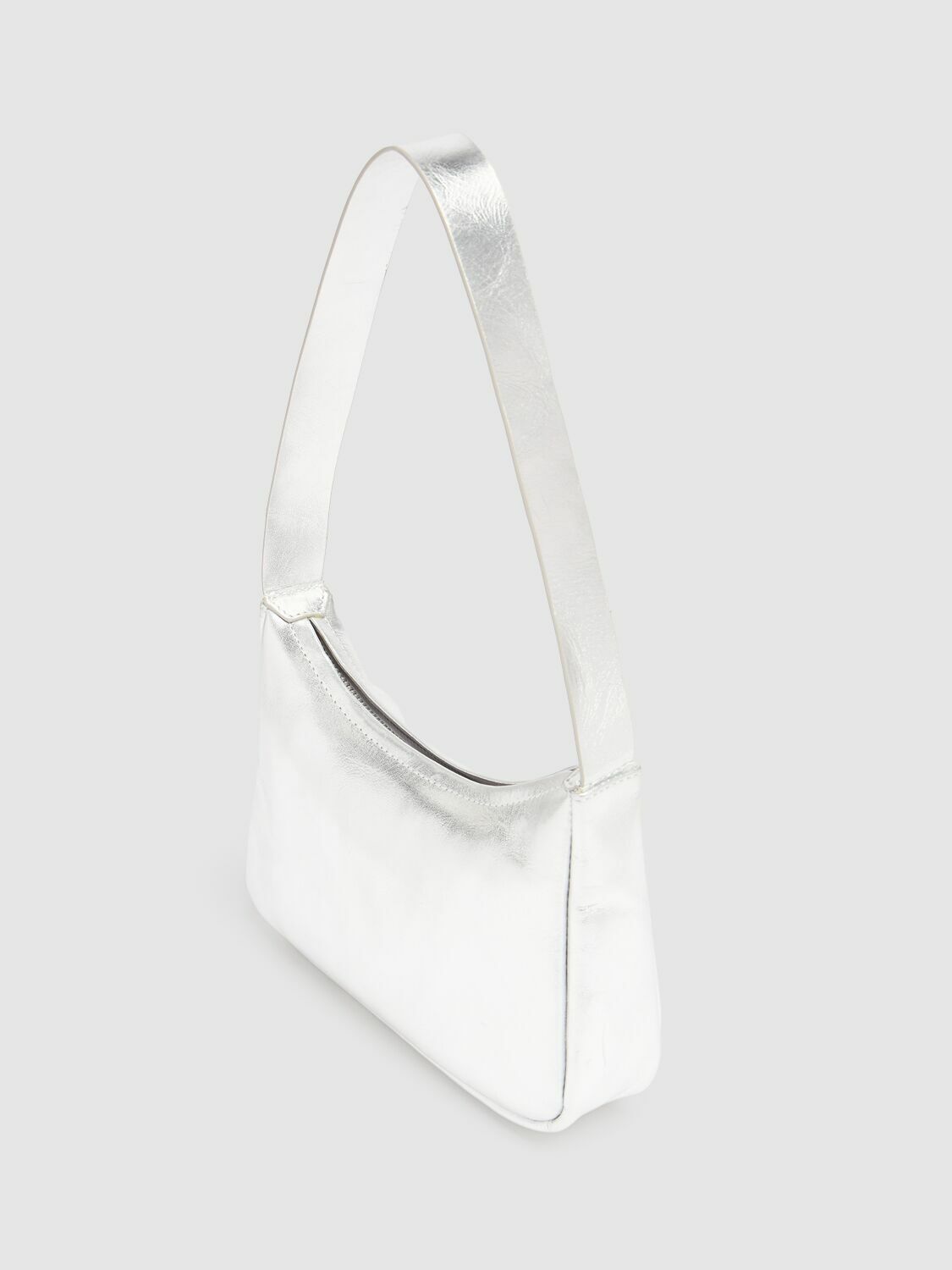 ST. AGNI ソフトレザーショルダーバッグ　アイボリー ST. AGNI ソフトレザーショルダーバッグ アイボリー ST. AGNI ソフト