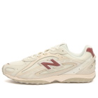 New Balance 204L Sneaker in Sea Salt/Red Rock
