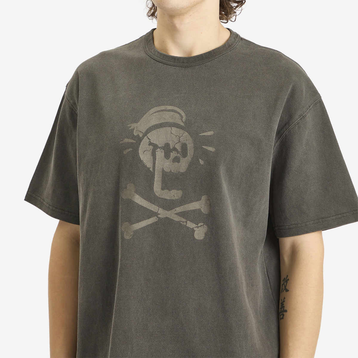 FrizmWORKS Men's Black Flag Pigment Dye T-Shirt in Charcoal