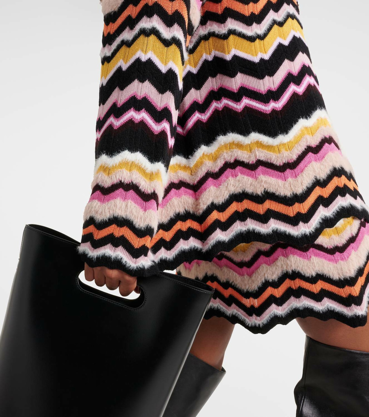 MISSONIブラック タートルネック スパンコール刺繍 トップス Zig Zag sequined oversized sweater in black - Missoni | Mytheresa
