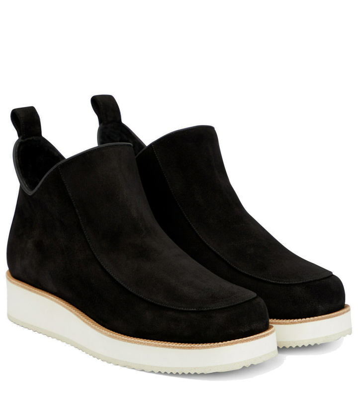 Photo: Gabriela Hearst - Harry shearling-lined suede ankle boots