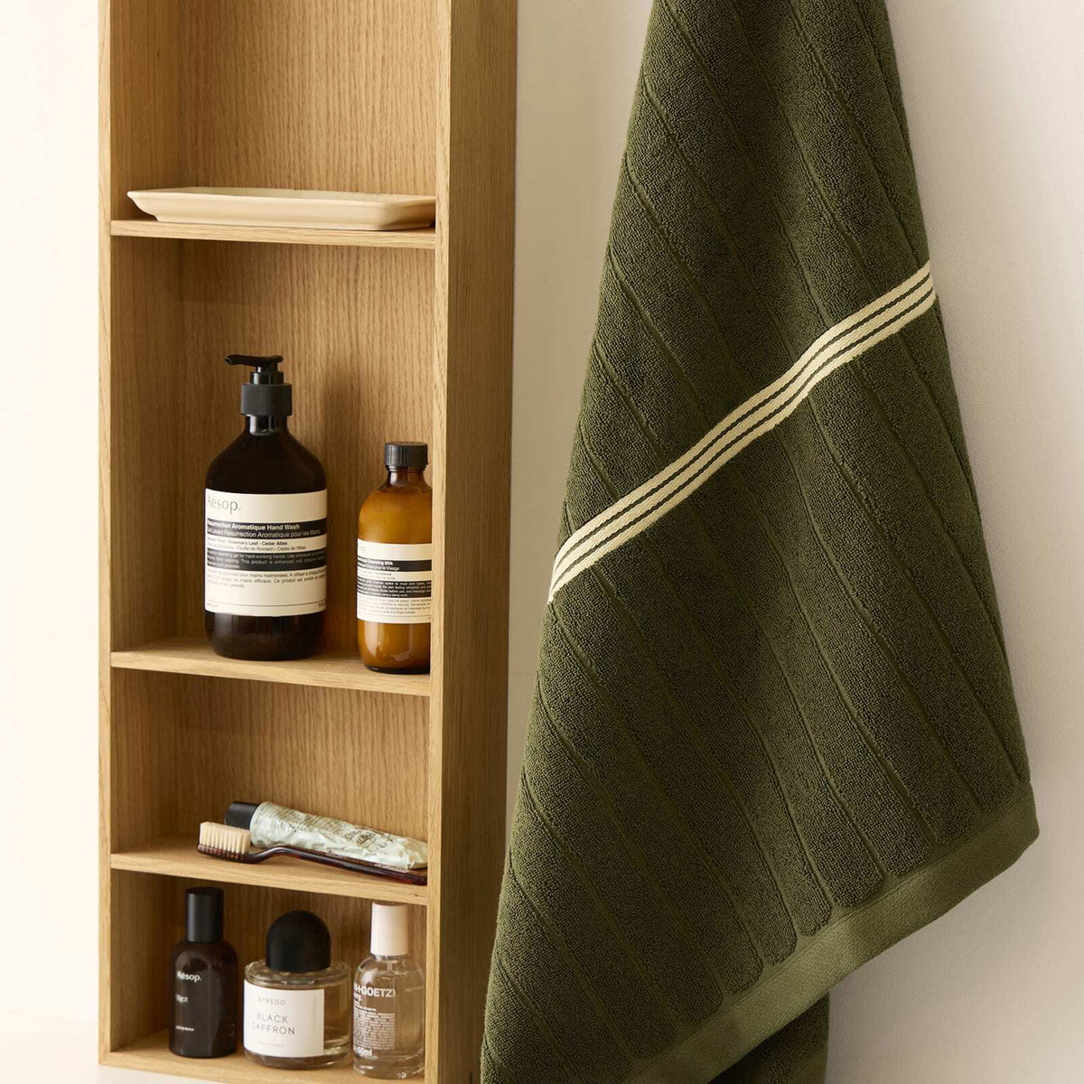 Baina St Bathans Bath Towel in Moss 