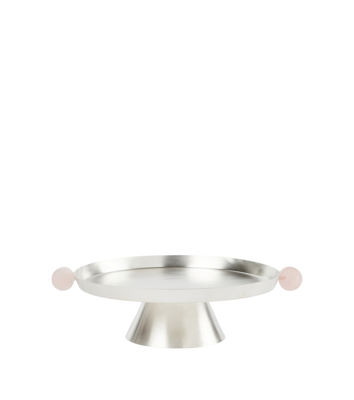 Photo: Natalia Criado Embellished cake stand