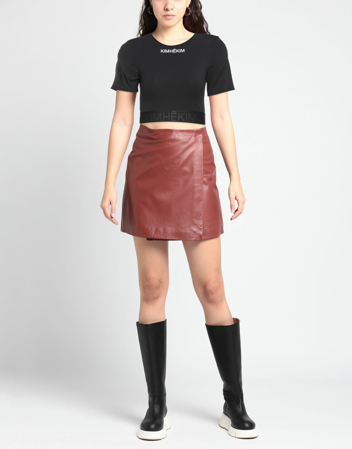 Kimhekim Womens T-shirt in Black