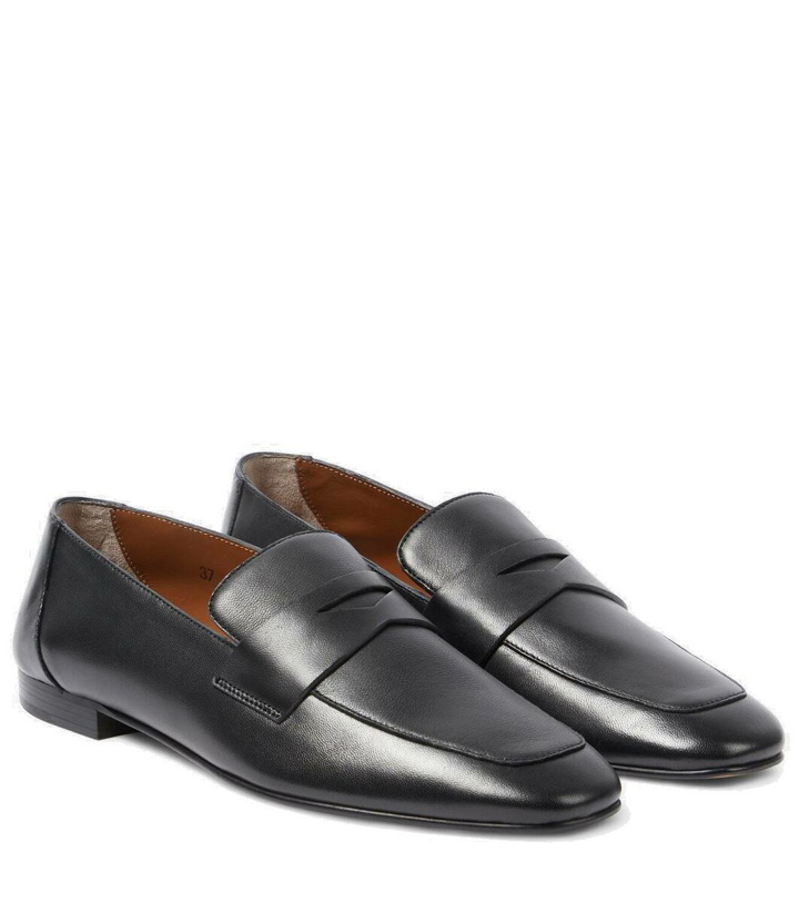 Photo: Le Monde Béryl Leather loafers
