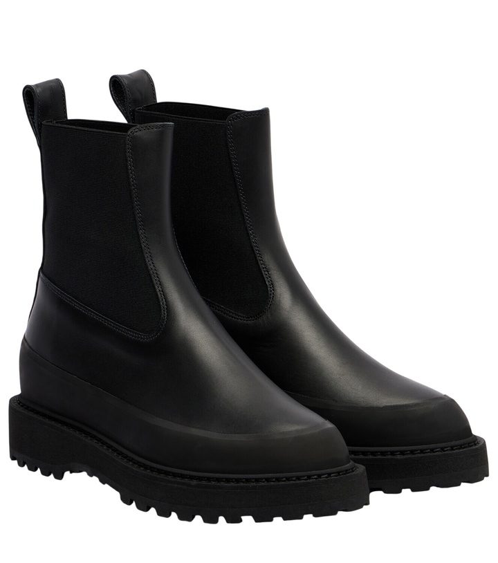 Photo: Le Monde Béryl Dolomite leather Chelsea boots