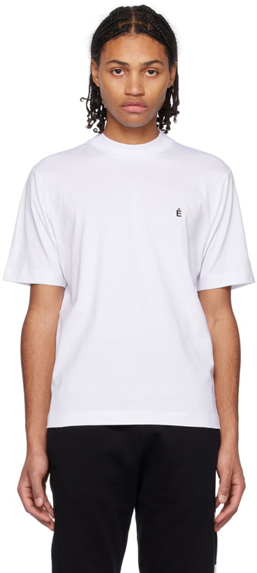 Photo: Études White Award Accent T-Shirt