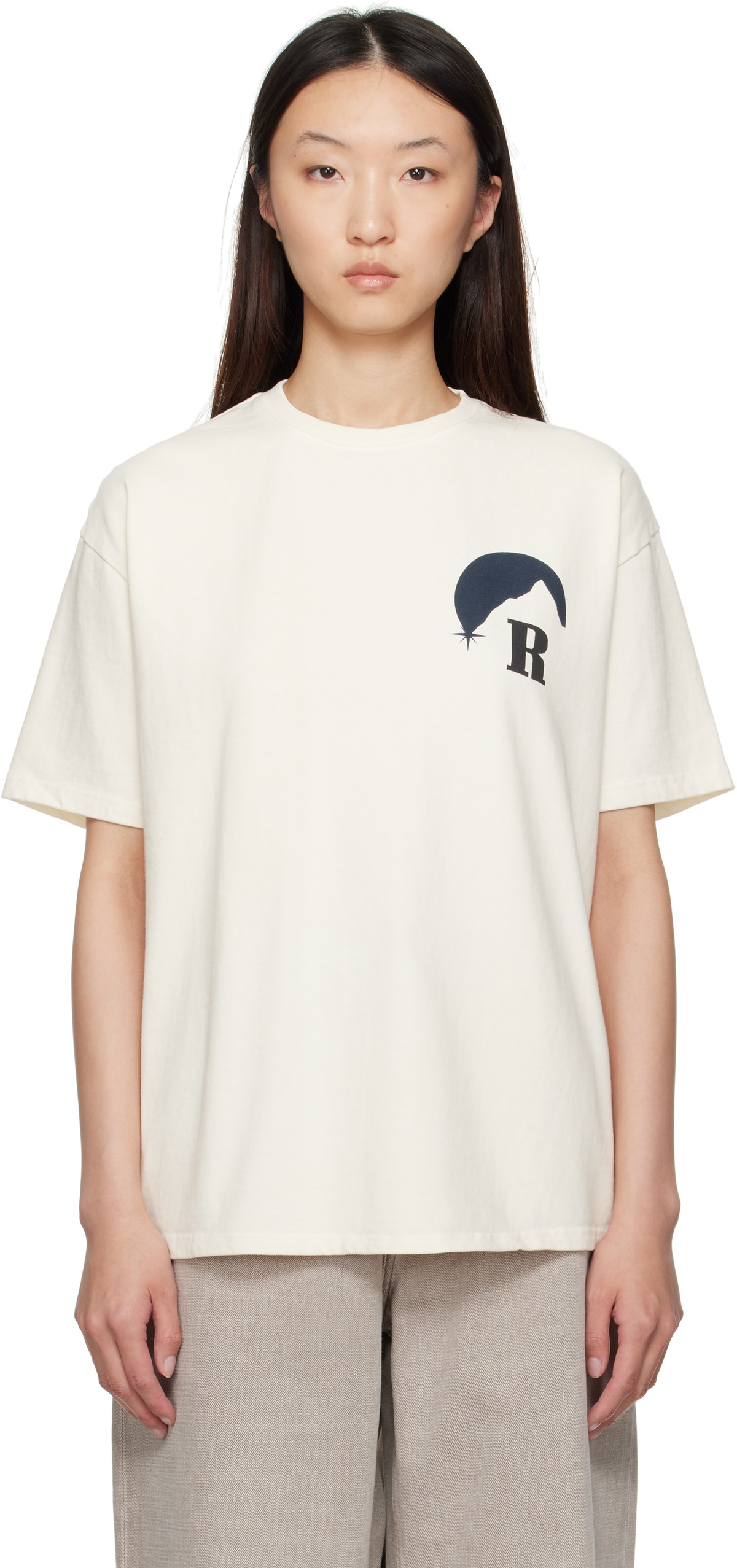 【関税込み】Rhude オフホワイト Rhude Ski Club Tシャツ Off-White 'Rhude Ski Club' T-Shirt by Rhude on Sale