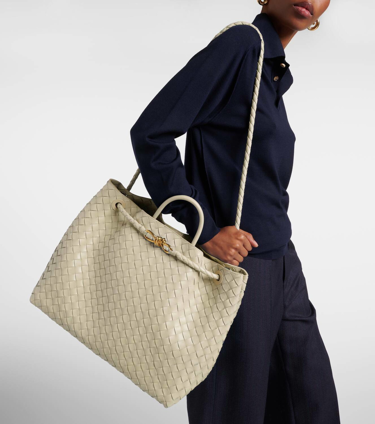 BOTTEGA VENETA正規品/送料関税込み Andiamo Tote Bag BOTTEGA VENETA Andiamo Large Intrecciato Leather Tote Bag