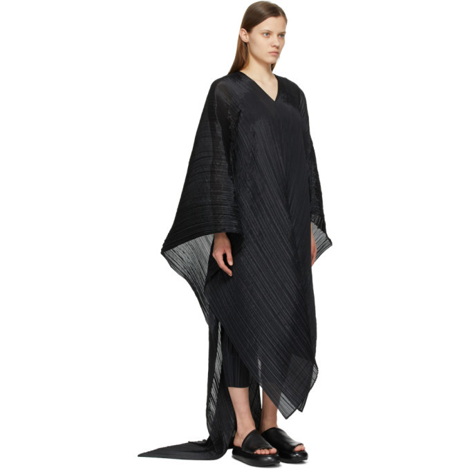 Pleats Please Issey Miyake Black Basic Madame-T Pleated Shawl ...