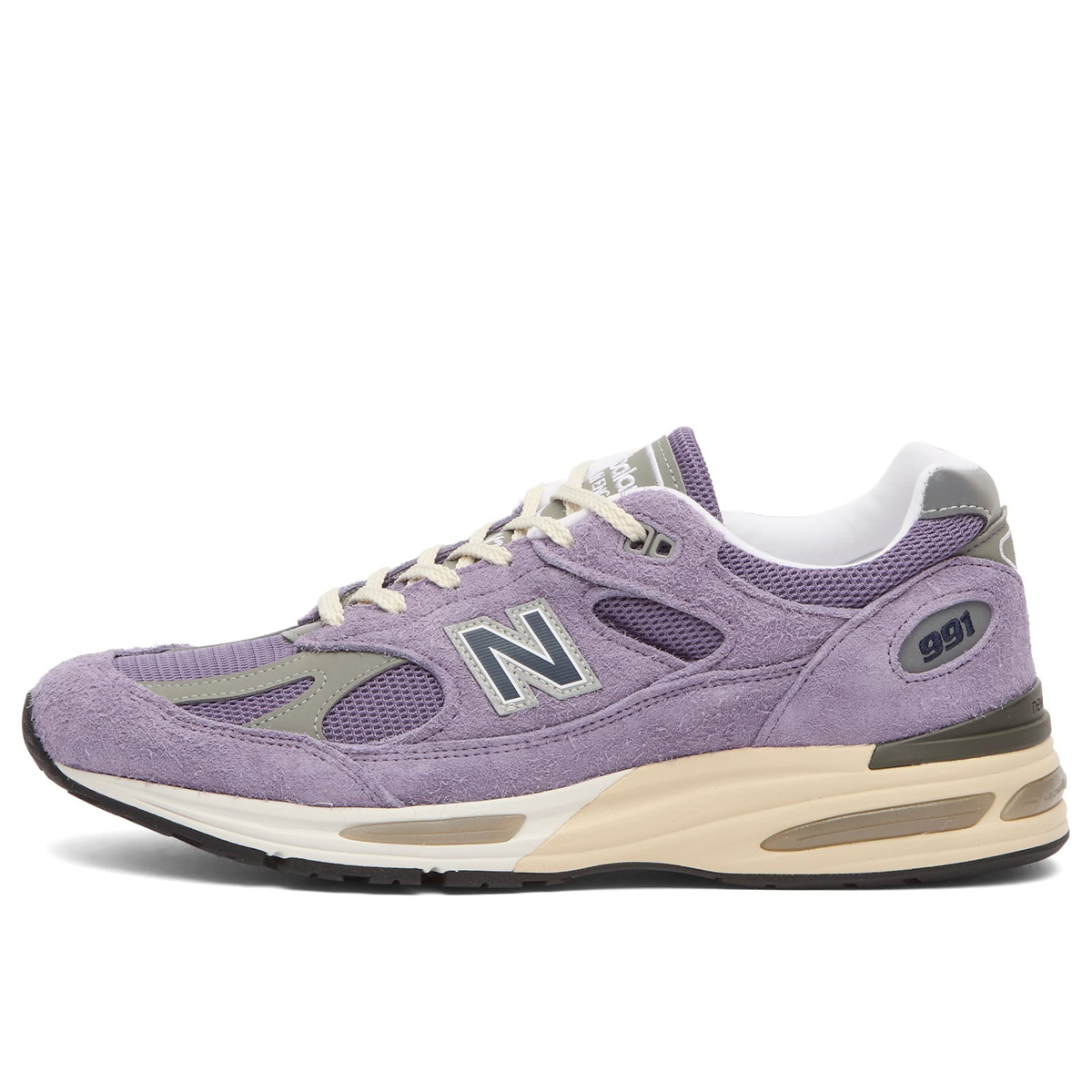 New Balance 991v2 Sneaker in Purple