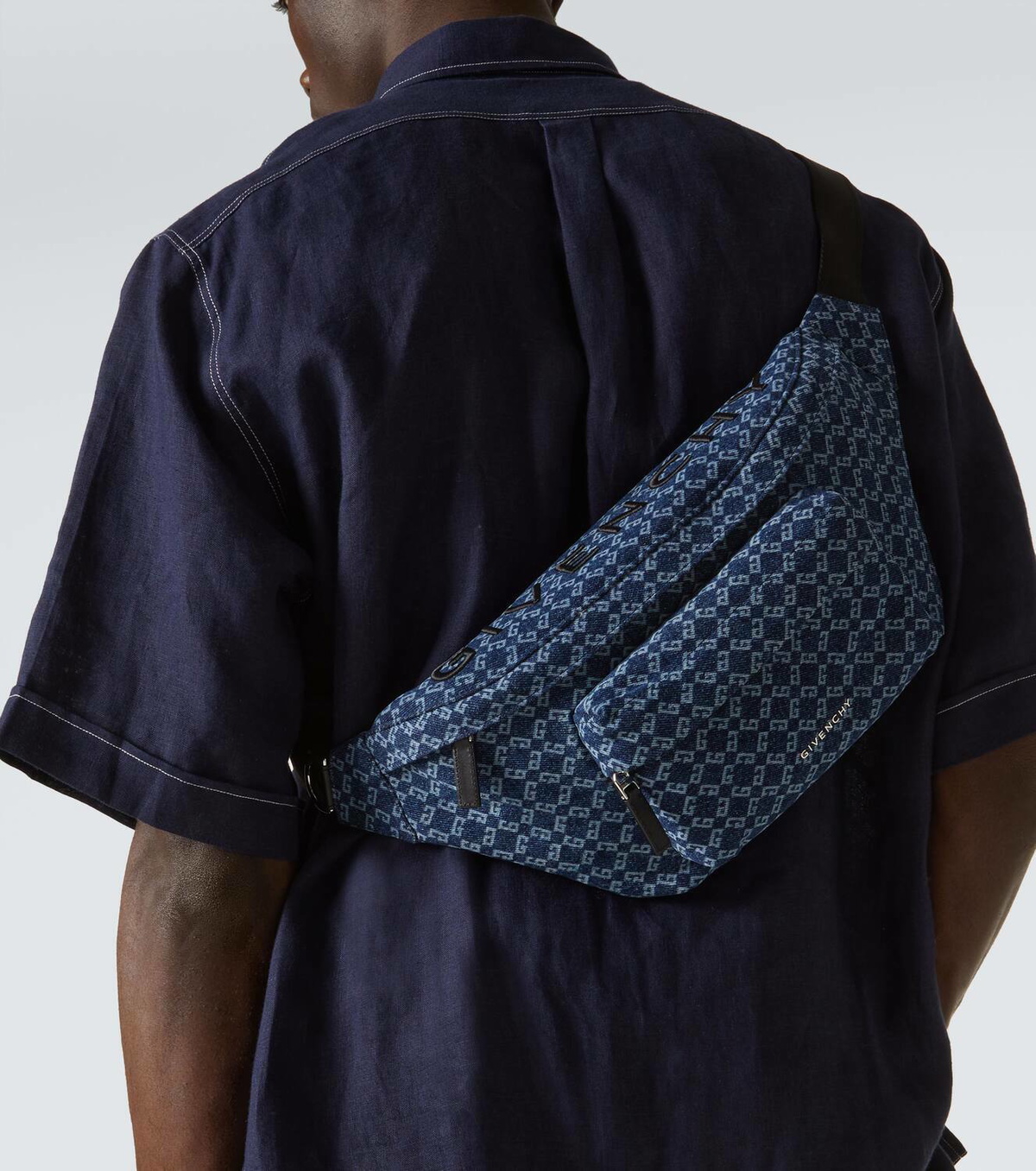 【GIVENCHY】 Essential U モノグラム 72 デニム ベルト バッグ Givenchy Essential U Monogram 72 denim belt bag Givenchy