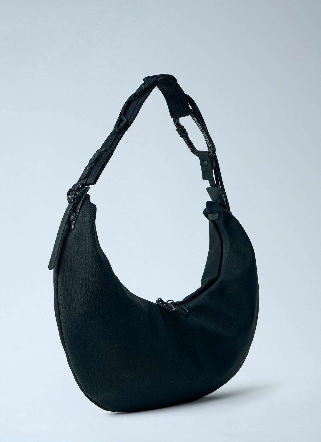 Innerraum Object HM3 Half Moon Bag