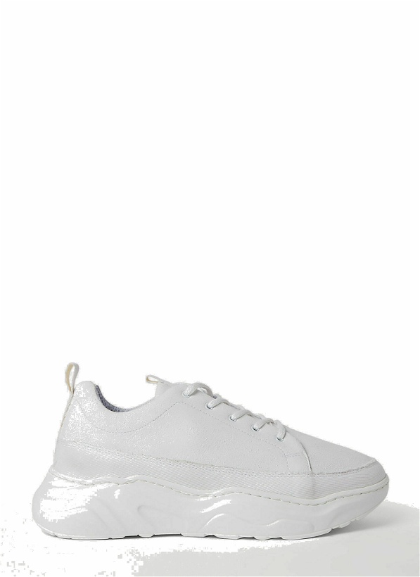 Photo: Essentielle Sneakers in White