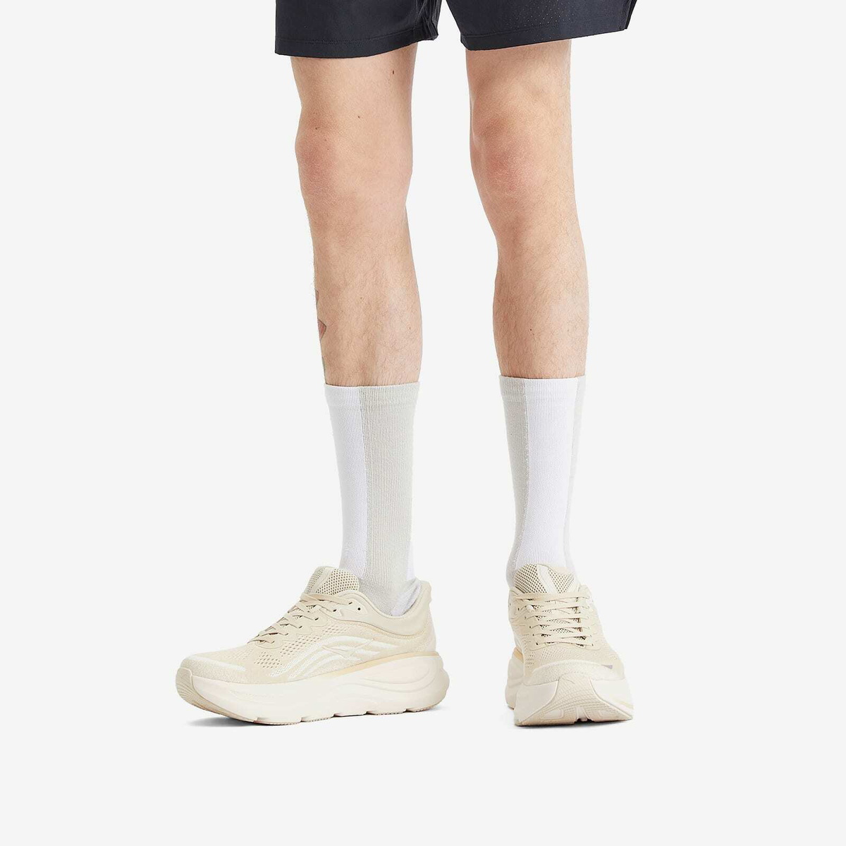 HOKA ONE ONE Men's M Bondi 9 Sneaker in Oatmeal/Oat Milk